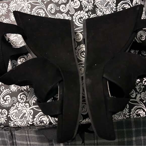 Black suede open toe wedges - Picture 2 of 6